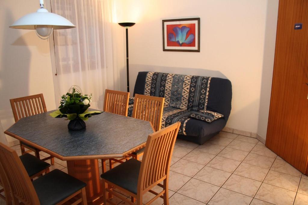 Residence Venus Eguisheim Bagian luar foto